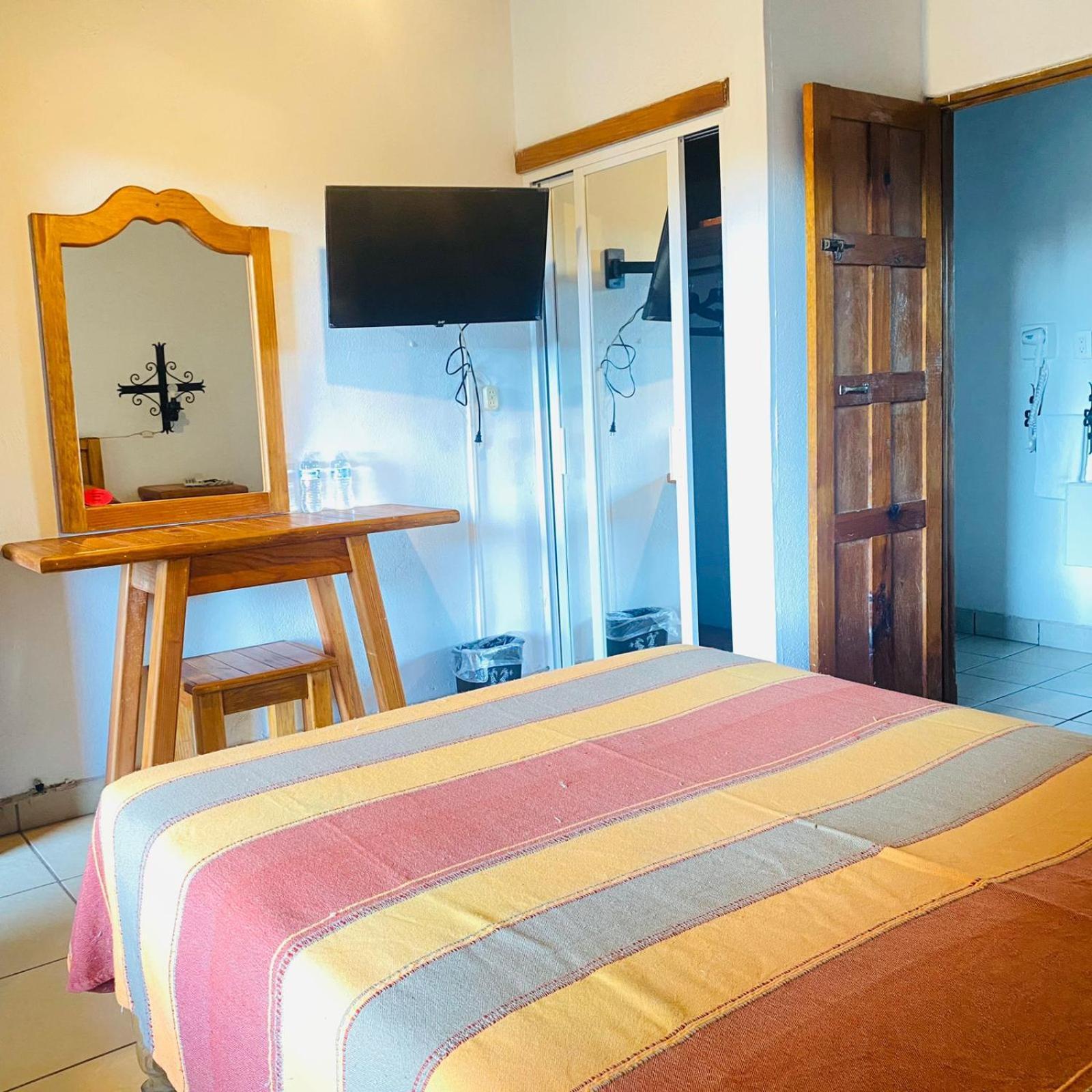 Hotel Pie De La Sierra Uruapan  Екстериор снимка