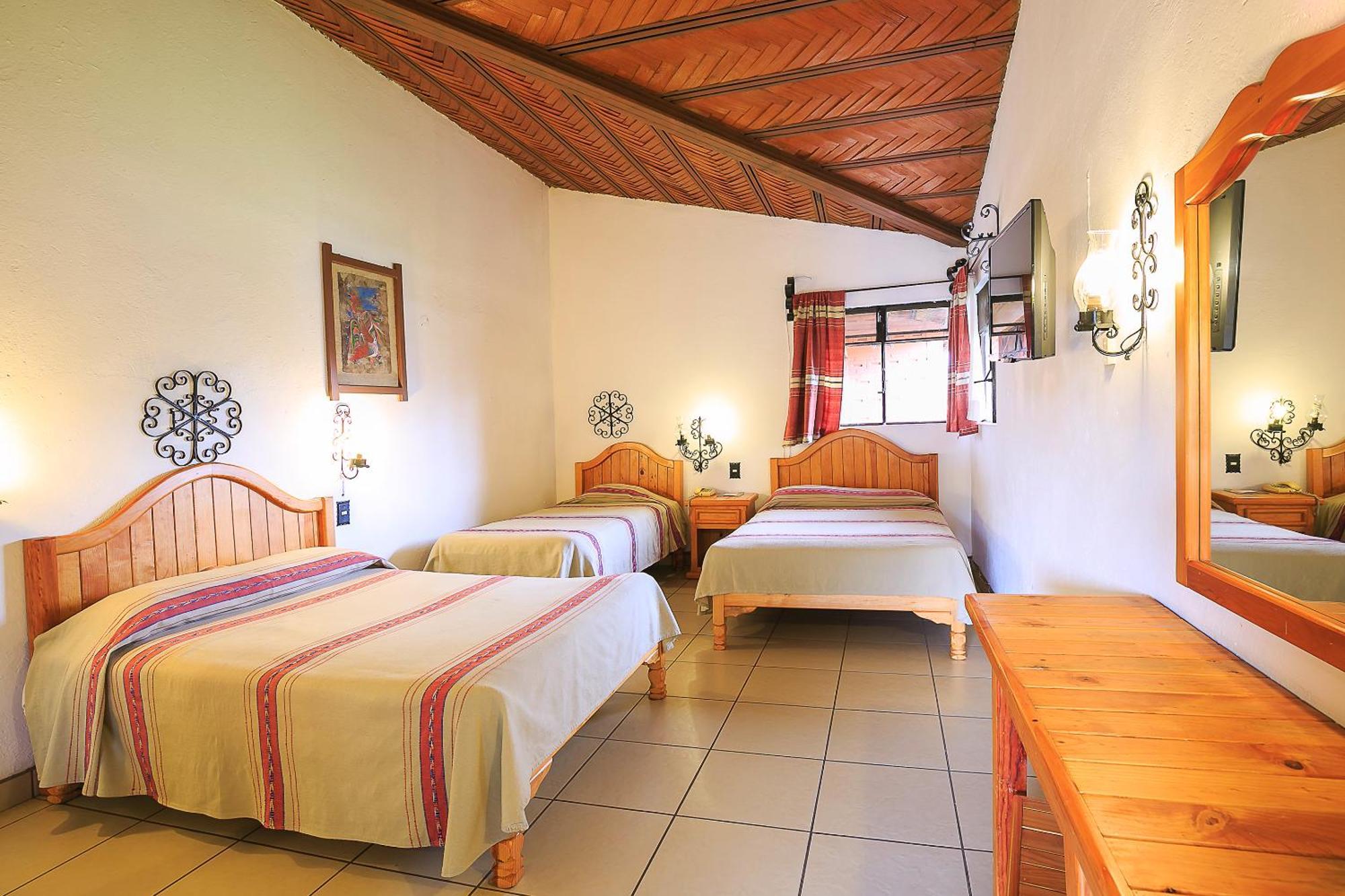 Hotel Pie De La Sierra Uruapan  Екстериор снимка