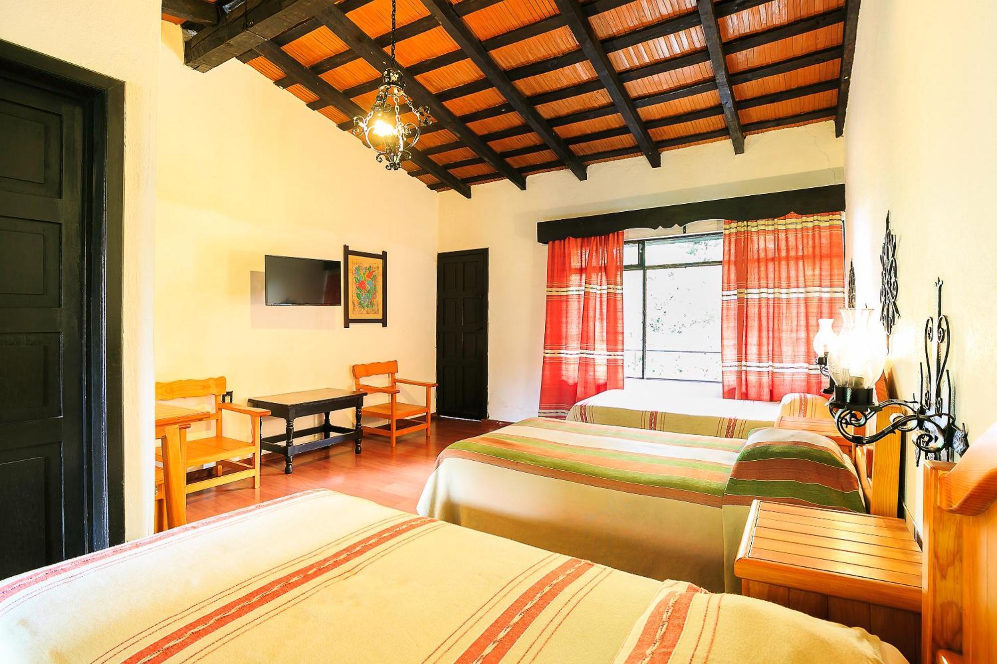 Hotel Pie De La Sierra Uruapan  Екстериор снимка