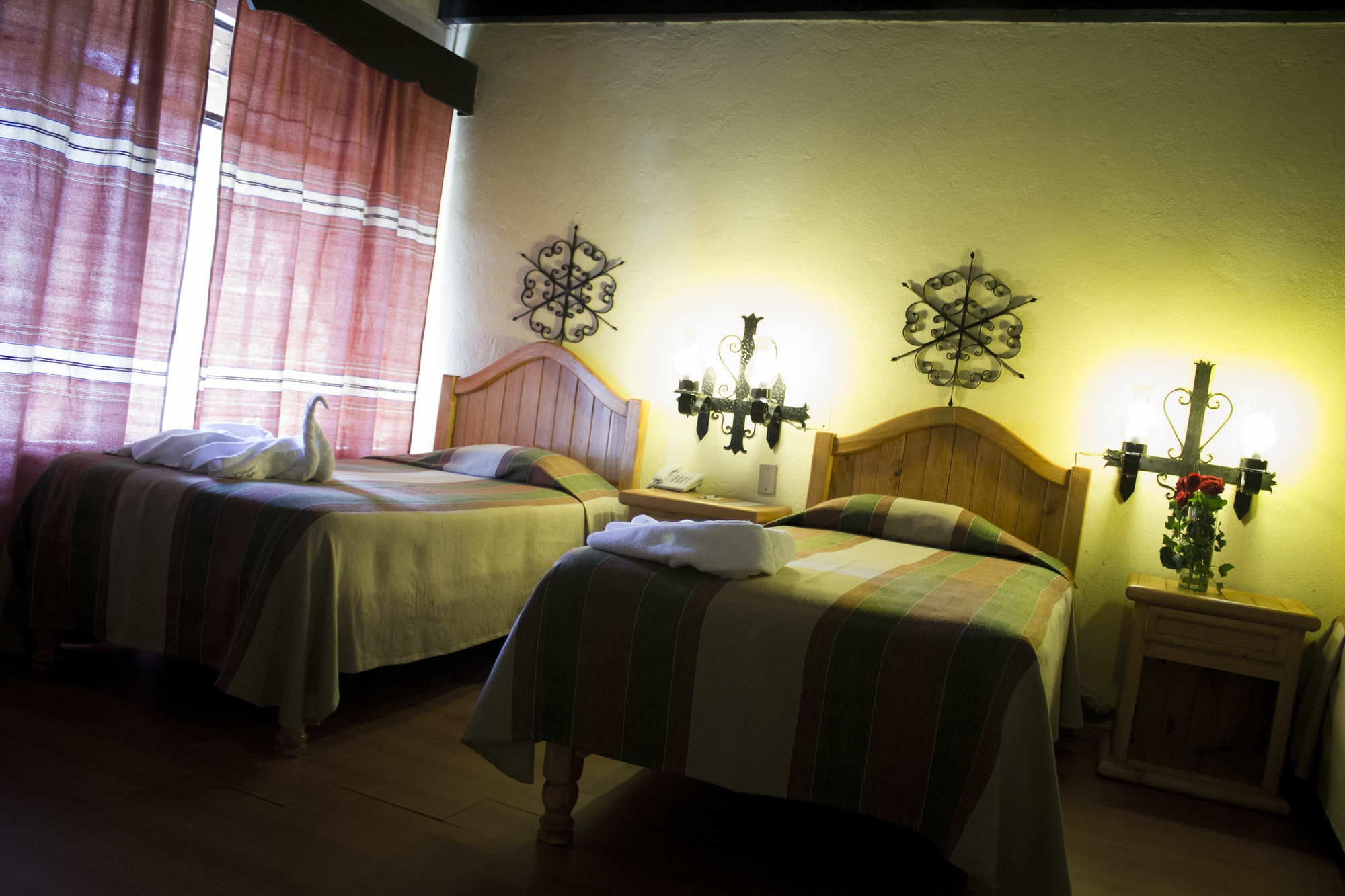 Hotel Pie De La Sierra Uruapan  Екстериор снимка